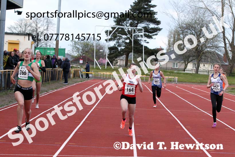 300 metres, 2021 NECAA Open Graded Meeting, Morpeth. Photo: David T. Hewitson/Sports for All Pics